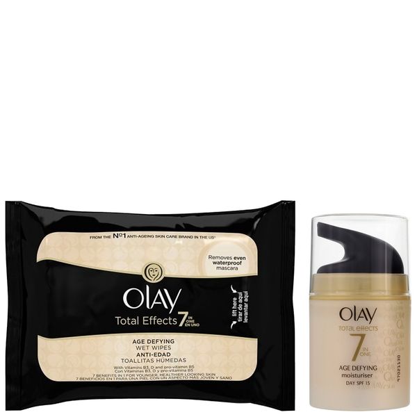 Olay Total Effects Day Moisturiser and Wipes Gift Set