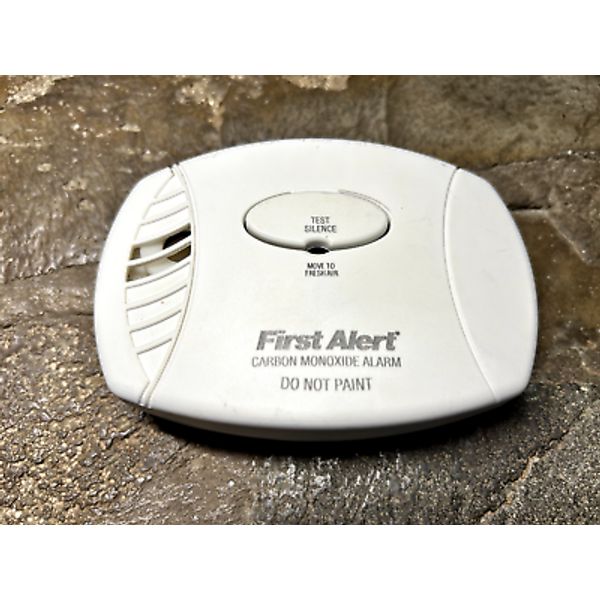 First Alert CO400 White Battery Operated Electrochemical Carbon Monoxide Alarm