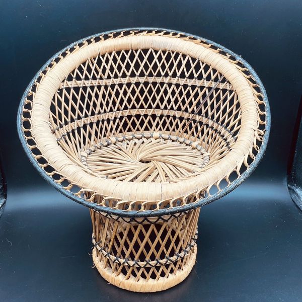 Vintage Wicker Rattan Plant Stand 12” Black Trim Home Deco Jardinier Very Sturdy