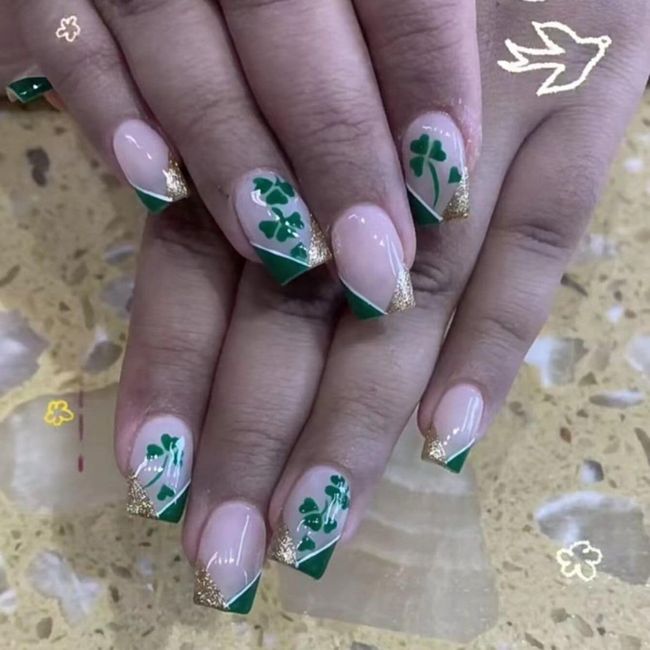 St. Patrick's Day Press on Nails Short Square Fake Nails, French Tips Press on Nails with Green Shamrocks Clover Ireland Designs Acrylic Nails Full Cover False Nails St. Patrick's Nail Decoration