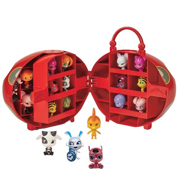 Bandai - Miraculous Ladybug - Miracle Box mit 4 Kwamis inklusive - Miraculous Kwamis Mini-Figuren Set - Offizielle Lizenz - Aufbewahrungsbox mit Griff - Spielzeug für Kinder ab 4 Jahren - P50591