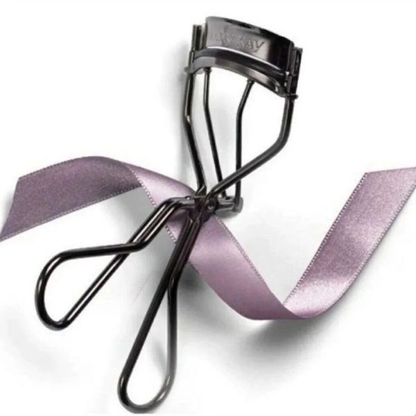 Mary Kay Eyelash Curler ~ Comes With 2 Silicone Replacement Pad Refills