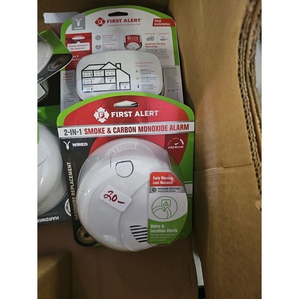 First Alert 2 IN 1 Smoke & Carbon Monoxide Alarm quantity  2 Pack