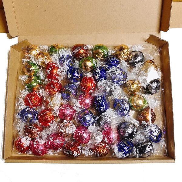 Lindt Lindor Assorted Chocolates, Eight Flavors, 48 Pieces, Chocolate, Gold and Silver and Strawberry, Large Capacity, 21.2 oz (600 g)