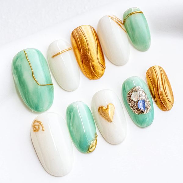 Sun&Beam Nails Handmade Nail Tips, Medium Length, Oval, White, Green, Gold, Sparkling Wire, Popular, Nuance Design, Stylish, Cute, Storage Box Included, 10 Pieces (#06 Heart, Gold, M)