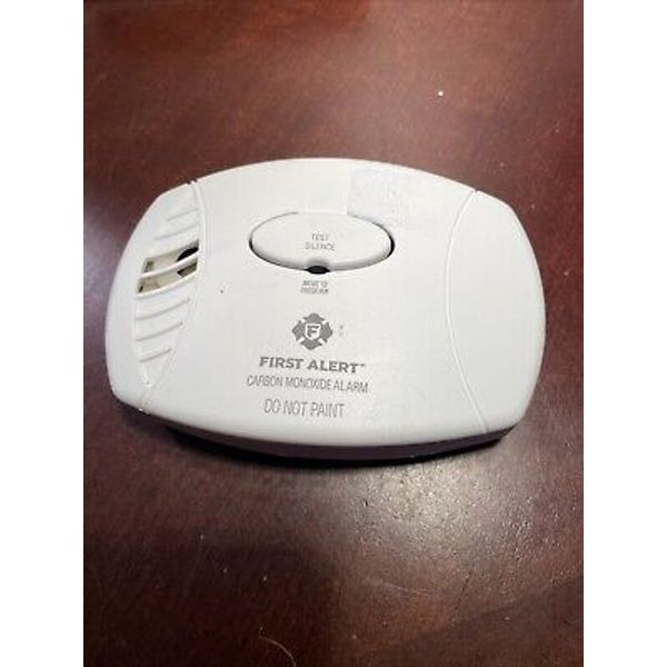 First Alert Basic Battery Operated Carbon Monoxide Alarm CO400 Detector (102)