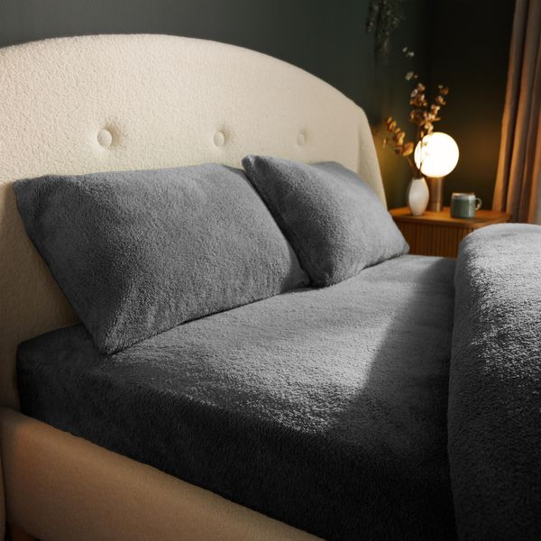 Silentnight Teddy Fleece Fitted Sheet Double - Charcoal Teddy Bear Fleece Bottom Sheet Warm Cosy Fluffy Winter Fitted Sheet Deep Fitting with Elasticated Corners - Double - Charcoal