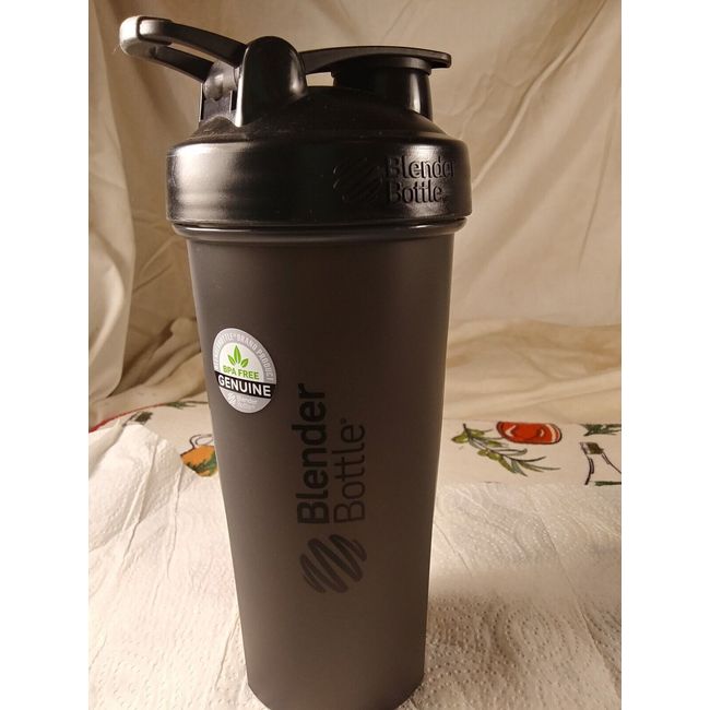 Blender Bottle Classic Protein Shaker Mixer Cup with Loop 28 Oz
