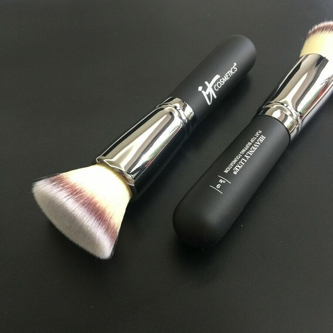 It Cosmetics Heavenly Luxe™ Flat Top Buffing Foundation Brush #6