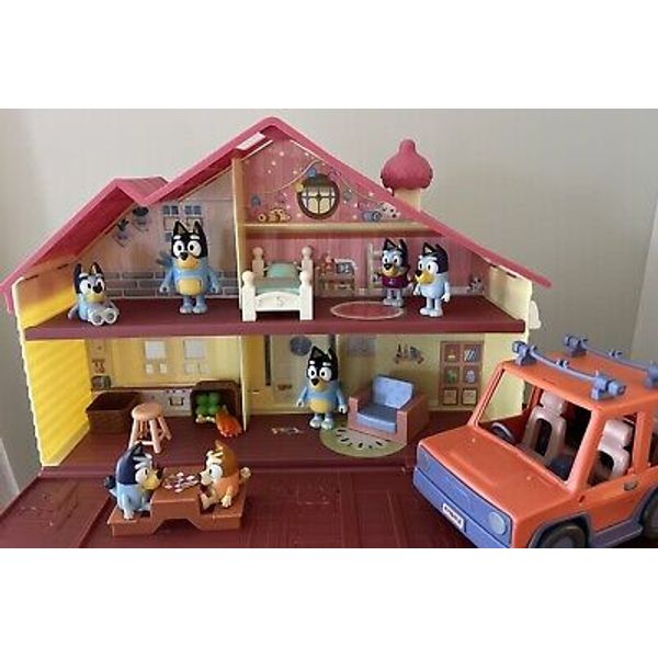 Bluey Family Home Playset Pack & Go House & Jeep~Toy Figures, Furniture