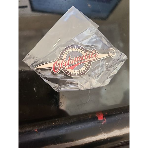 NOS OLDSMOBILE FINAL 500 KEY CHAIN