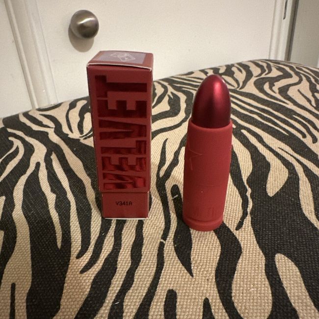 Jeffree Star VELVET TRAP LIPSTICK Full Size Rouge Entrapment New