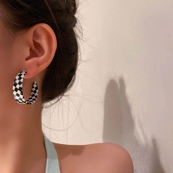 Yienate Acrylic Black White Striped Checkered Earrings Vintage C shaped Acrylic Resin Dangle Drop Earrings Lightweight Geometric Grid Hoop Earrings Statement Earrings Jewelry for Women and Girls