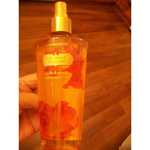 VICTORIA'S SECRET COCONUT PASSION BODY MIST SPRAY DISCONTINUED 8.4oz / 250ml