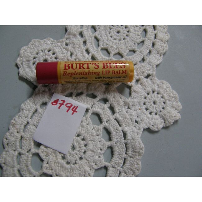 8794)Burt's Bees Replenishing Lip Balm with Pomegranate Oil UNSEALED OLDER STOCK