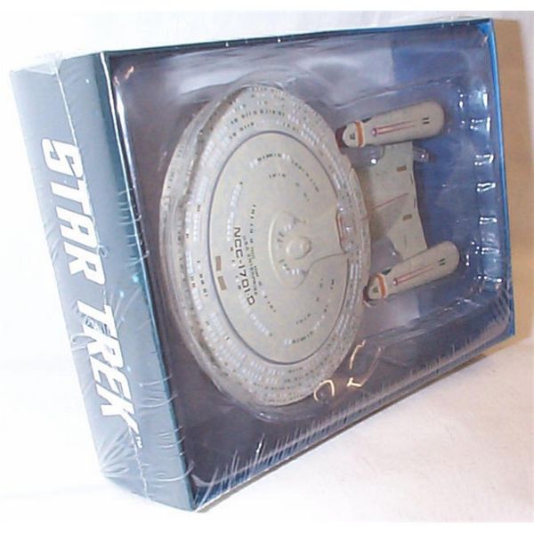 eaglemoss star trek U.S.S enterprise NCC 1701D 14cm scale model by Eaglemoss