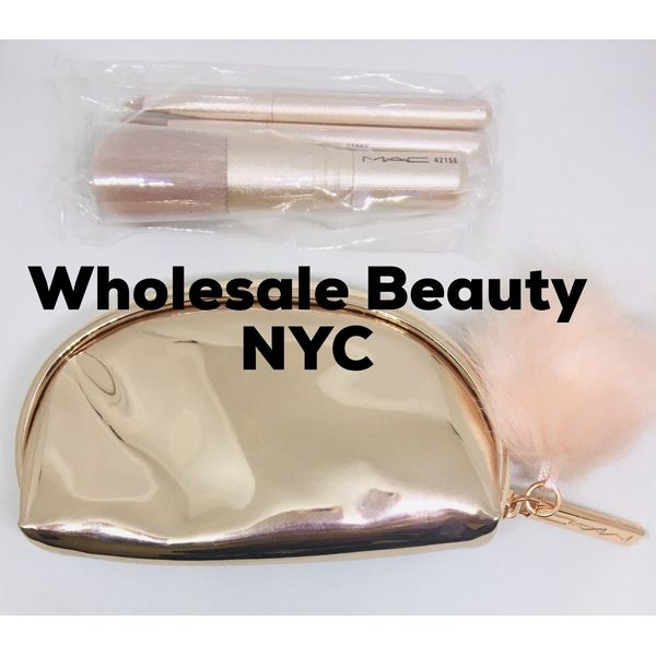 MAC Snow Ball 3 Piece Brush Kit with Mini Brush Bag - NEW WITHOUT A BOX -
