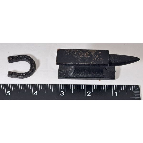 Cast Iron Anvil & Horse Shoe miniature small toy model