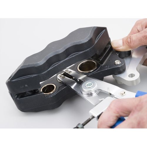Daytona 91383 Disc Brake Caliper Piston Removal Tool for Motorcycles with One Push + Opposite Piston Inner Diameter 0.6 - 1.5 inches (16.5 - 37 mm)