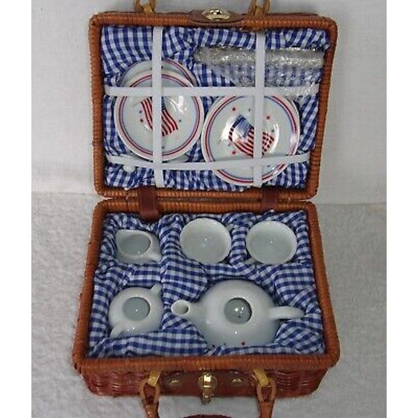 DELTON PATRIOTIC TEA PARTY FOR 2 PICNIC BASKET RED WHITE BLUE FLAG CHINA