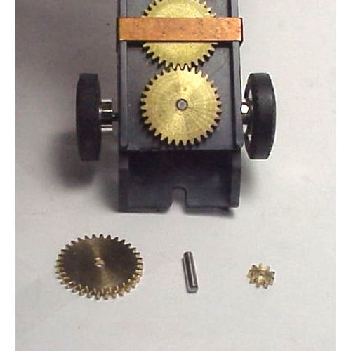 AURORA O GAUGE SUPER MODEL MOTORING  DRIVE GEAR,SHAFT & 9 TOOTH PINION. . NEW