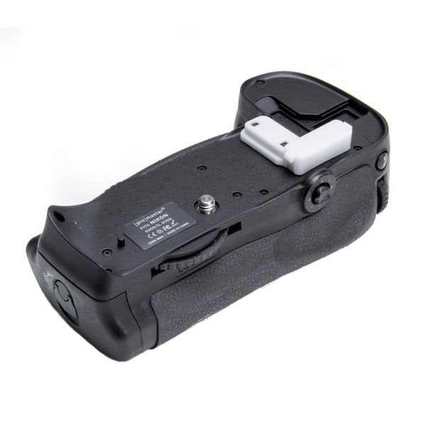 Promaster Vertical Control Power Grip for D300/S, D700