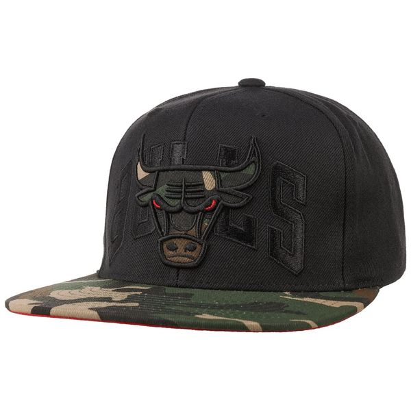 Mitchell & Ness Cap INTL403 Chicago Bulls Schwarz Camo