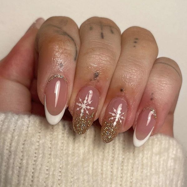 Ceboic 24 Stück Weihnachten Nägel Zum Aufkleben, Mittel Mandel Künstliche Nägel Nude Rosa Kunstnägel Press on Nails, Ballerina Schneeflocken Design Falsche Nägel Acryl Fingernägel für Frauen Mädchen