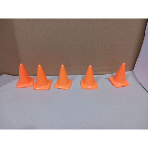 1:12 Scale Runber Safety Cones 5qty