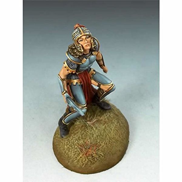 Crouching Female Warrior Miniature Elmore Masterwork Dark Sword Miniatures