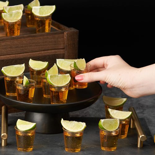 MATANA 150 Plastic Shot Glasses (30ml) - Clear with Gold Glitter Jelly Shots, Jello & Tequila Shots, Sample Tasting Cups - Shot Cups for Birthdays, Weddings, BBQ, Parties - Sturdy & Reusable
