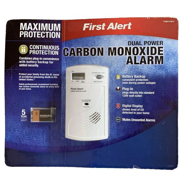 First Alert Dual Power Carbon Monoxide Alarm 614614 Digital Display Plug In NOS