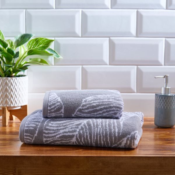 Fusion - Grey Leaf Hand Towel (50 x 90cm) - 100% Cotton - Super Soft - Tropical Palm Leaves Towel - Grey & White Hand Towel/Small Towel/Head Towel - Grey Bathroom Accessory - Matteo Collection