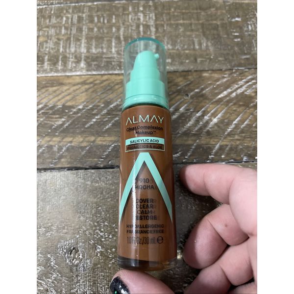 Almay Clear Complexion Foundation 910 Mocha