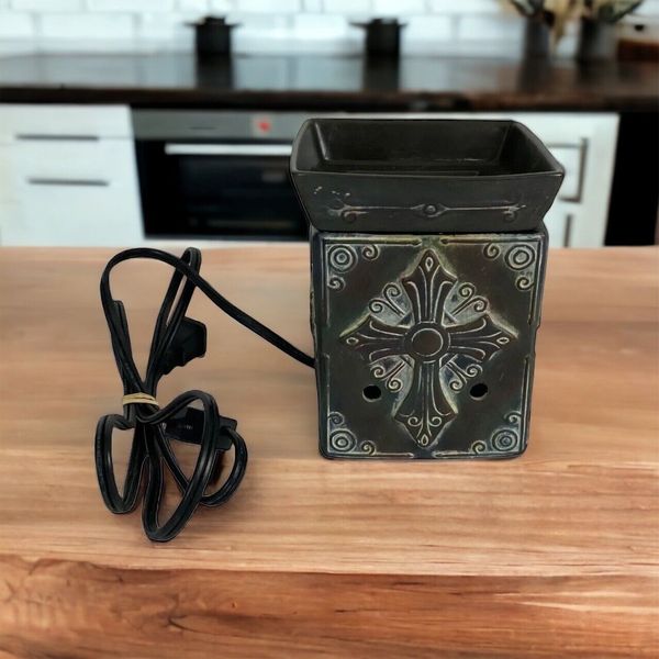 Scentsy Charity full size Electric Wax Warmer Rray Celtic Cross