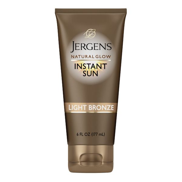 Jergens Natural Glow Instant Sun Self Tanner Moisturizer + Bronzer, Lightweight Sunless Tanner Moisturizer for a Sunkissed Natural Glow, Light Bronze, 6 Ounce