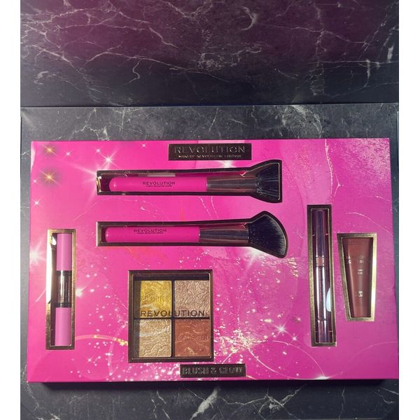 Revolution Beauty Blush & Glow Makeup set 6 piece