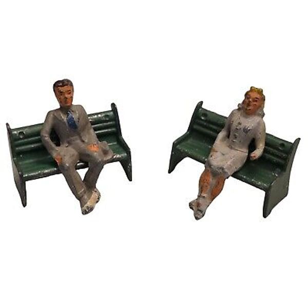 B178 Barclay Toy Soldier Man and Woman on Park Bench Benches Vintage Dimestore