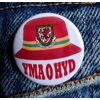 PR design Yma o Hyd hat, small badge (26mm)