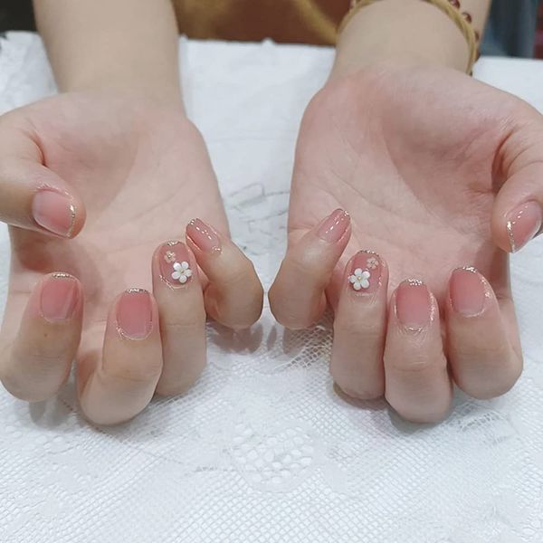 AAGWW Nail Tip Very Short False Nails Short Coming of Age Ceremony Mat False Nail Nail Tip Cute Beauty Tool Studio Glue Design (Product Contents: 24 Nail Art + Glue Color: Peach Color, Small Flower)