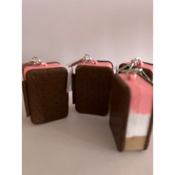 Bath & Body Works Neapolitan Ice Cream Sandwich  PocketBac Sanitizer Holder NWT