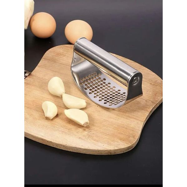 1pc Stainless Steel Garlic Press Manual Minced Garlic Chopped Kitchen Tool