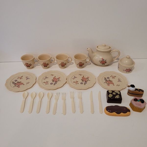 Vintage TOOTSIETOY Children's Tea Set Floral Motif Tea Cups & Plates