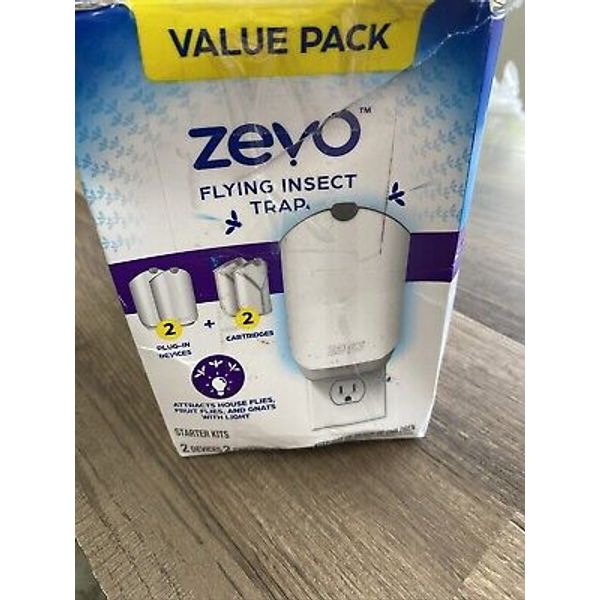 Zevo Flying Insect Trap for Indoors2 Plug-in Bases + 2 Easy-Clean Cartridges/AM