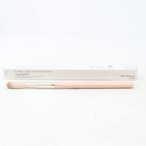 Rare Beauty by Selena Gomez Positive Light Precision Highlighter Brush
