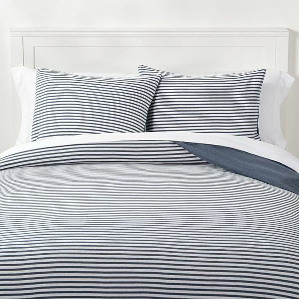 POTTERY BARN TEEN~FAVORITE TEE REVERSIBLE TWIN DUVET COVER~NAVY/WHITE~STRIPE