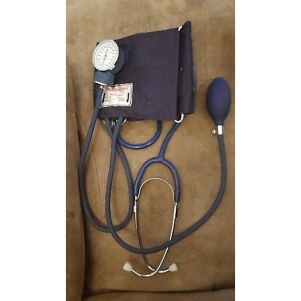 Manual Blood Pressure Monitor By Walgreens Health EUC