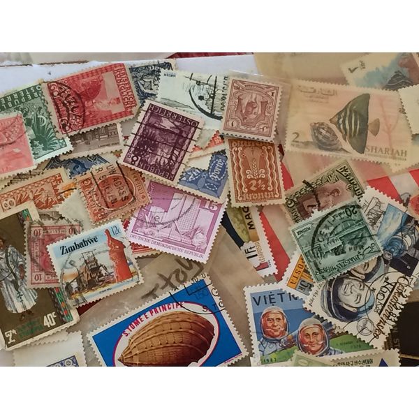 Lot of 100 Pieces Worldwide Collectible Stamp Collection