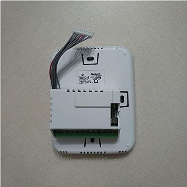 T6861V2WB LCD Thermostat for Fan Coils