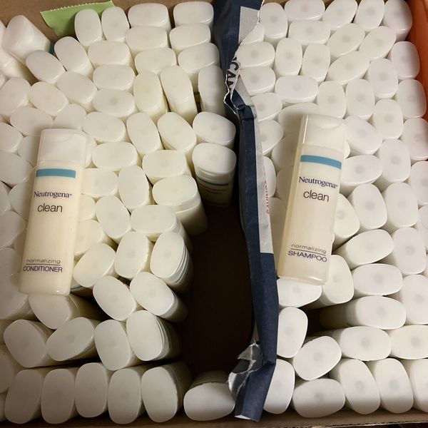 Lot 48 Neutrogena Sample Hotel Travel Soap Shampoo Conditioner